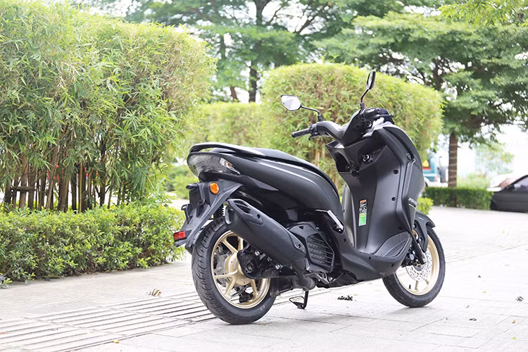 Yamaha LEXi 155 VVA - xe tay ga cao cap cho nam gioi hien dai-Hinh-2