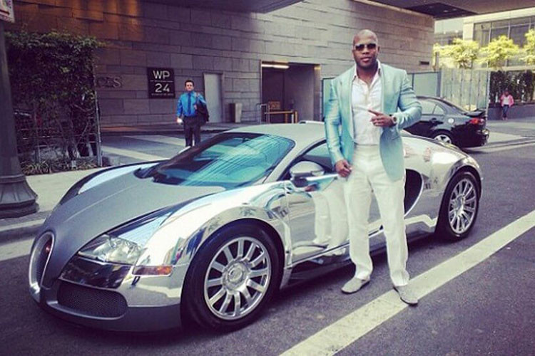 Cristiano Ronaldo, Simon Cowell và Rapper Jay Z là ba "tượng đài" trong mỗi lĩnh vực mà họ tham gia. Điểm chung của cả 3 ngôi sao này chính là cùng sở hữu siêu phẩm nước Pháp - Bugatti Veyron.