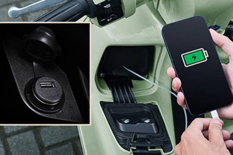 Tính năng nổi bật nhất của Yamaha Fazzio Hybrid 2025 là khả năng kết nối điện thoại qua ứng dụng Y-Connect, tương tự NVX. Ứng dụng Y-Connect cho phép chủ xe truy cập nhiều thông tin về xe như: thông báo tin nhắn văn bản hoặc cuộc gọi nhỡ, mức tiêu thụ nhiên liệu…