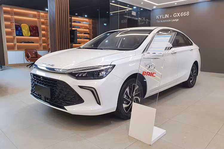 Cuối năm 2020, mẫu xe SUV BEIJING X7 được ra mắt tại thị trường Việt Nam đầy ấn tượng và được đông đảo khách hàng đón nhận. Tiếp nối mẫu xe BEIJING X7, mới đây BAIC Việt Nam tiếp tục giới thiệu tới người tiêu dùng mẫu xe BEIJING U5 PLUS thế hệ mới nhất.