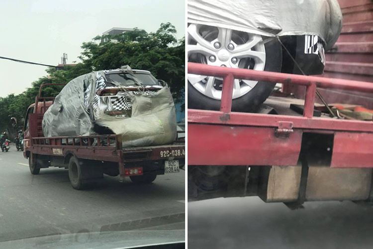 Cụ thể, mâm hợp kim của chiếc Kia Sonet giá rẻ mới bị bắt gặp này là loại 15 inch có tạo hình khá thể thao như xe tại thị trường Ấn Độ còn la-zăng của chiếc Sonet trên xe vận tải khi trước có phần thô hơn. Điều này cho thấy Kia Sonet đang được chạy thử nghiệm đa dạng nhiều phiên bản tại Việt Nam trước khi chính thức ra mắt thị trường.