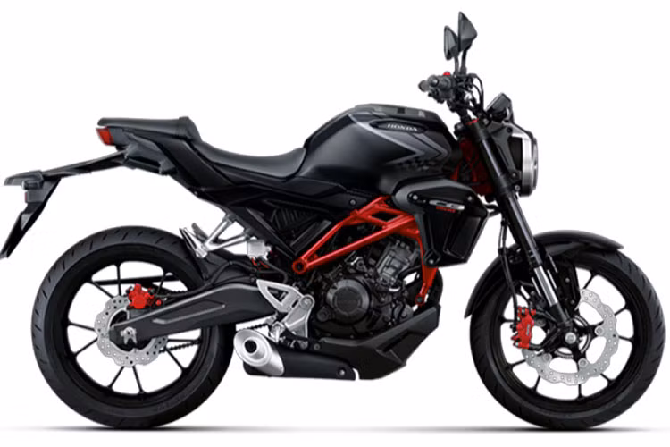 Khi chuyển sang phân phối chính hãng, giá rẻ giúp Yamaha XS155R được quan tâm hơn, nhất là với khách hàng trẻ có tài chính chưa nhiều. Trong khi đó, Honda CB150R đã bán chính hãng từ tháng 4/2019 với giá 105 triệu đồng, chỉ rẻ hơn khoảng 3 triệu đồng so với xe nhập khẩu tư nhân trước đó, nhưng bù lại so về công nghệ xe có nhiều điểm nổi trội.