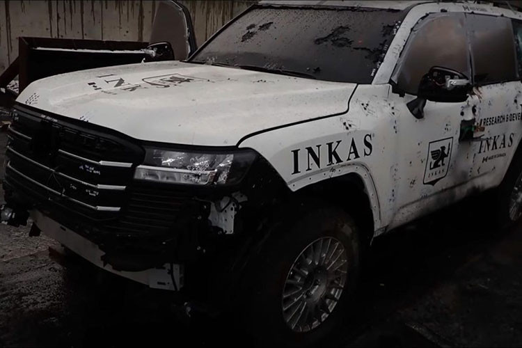 Toyota Land Cruiser 2022 boc thep 