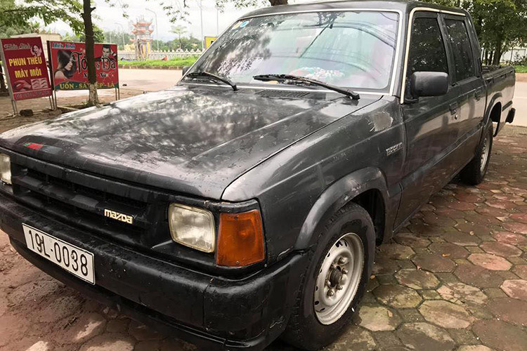 Xe oto Mazda B2200 gia chi 35 trieu dong tai Viet Nam