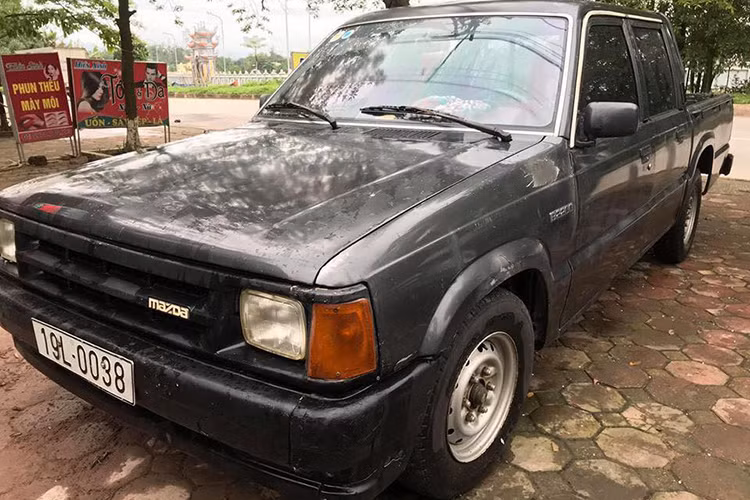 Xe oto Mazda B2200 gia chi 35 trieu dong tai Viet Nam