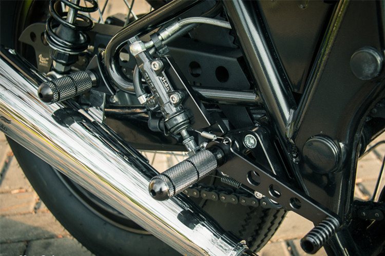 Cung cấp sức mạnh cho Royal Enfield Continental GT vẫn là khối động cơ xi-lanh đơn, làm mát bằng gió, phun xăng điện tử, dung tích 535cc. Khối động cơ này sẽ giúp xe sản sinh công suất tối đa 28,7 mã lực tại vòng tua 5.100 vòng/phút và mô-men xoắn cực đại 44 Nm tại 4.000 vòng/phút.