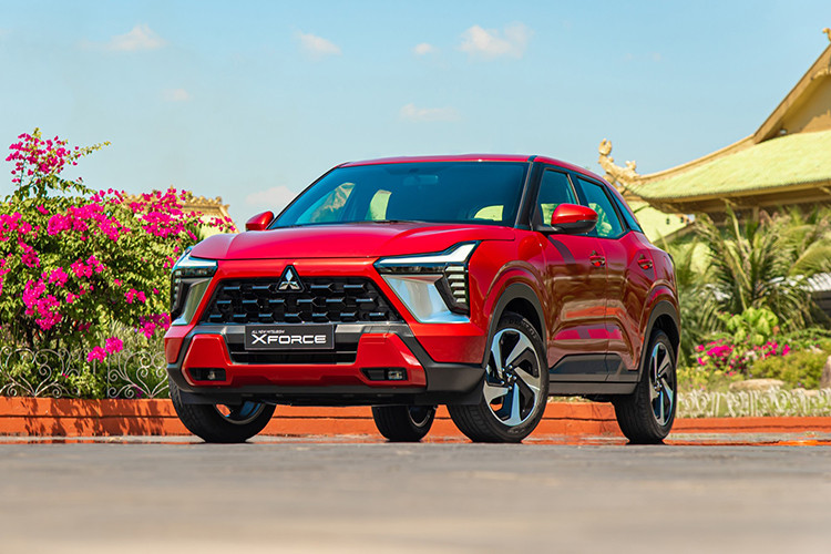 Mitsubishi Xpander, Pajero Sport va Outlander giam 100% phi truoc ba