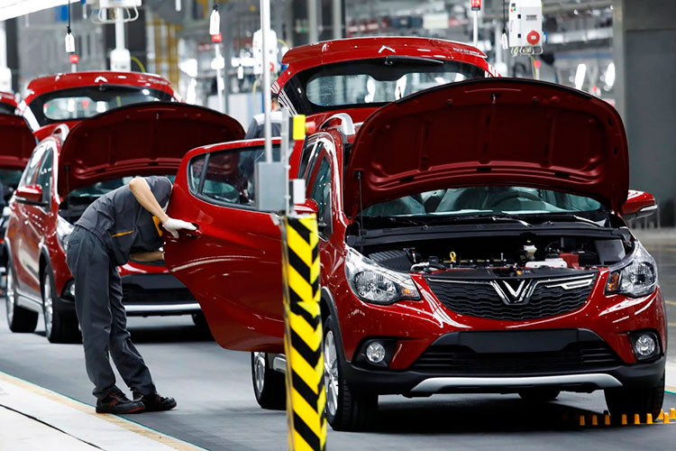 Thi truong oto Viet Nam lay lai da tang truong trong thang 9/2021