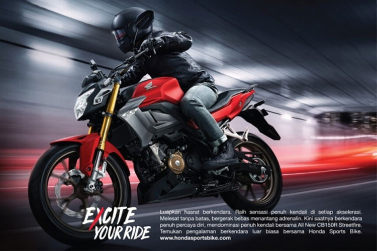 Xe hiện chỉ mới được phân phối bởi Honda Indonesia với ba màu sắc là: Bạc, Đen và Đỏ. Mức giá xe Honda CB150R 2021 Streetfire đẹp mắt này nằm ở mức 2.058 đến 2.127 USD (tương đương 47 cho đến 49 triệu đồng) tại Indonesia.