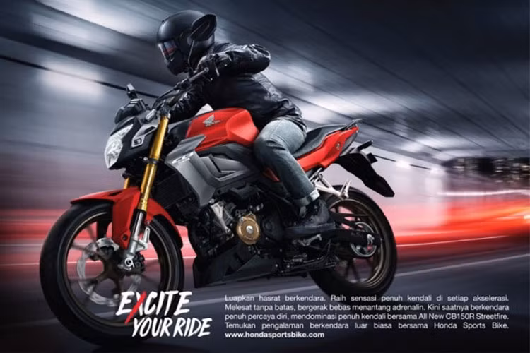 Xe hiện chỉ mới được phân phối bởi Honda Indonesia với ba màu sắc là: Bạc, Đen và Đỏ. Mức giá xe Honda CB150R 2021 Streetfire đẹp mắt này nằm ở mức 2.058 đến 2.127 USD (tương đương 47 cho đến 49 triệu đồng) tại Indonesia.