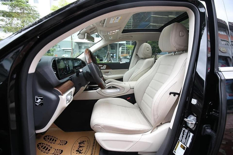 Mercedes-Benz GLS 450 4Matic 2020 mới sử dụng khối động cơ I6 dung tích 3.0L có công suất lên đến 367 mã lực tại 5.500 - 6.100 vòng/phút và mô men xoắn cực đại đạt 500 Nm tại 1.600 - 4.500 vòng/phút.