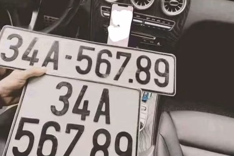 Giá xe BMW X5 2022 hiện đang chính hãng tại Việt Nam từ 4,1 tỷ đồng cho bản tiêu chuẩn và 2 bản còn lại bao gồm BMW X5 xDrive40i xLine cùng BMW X5xDrive40i xLine Plus có giá lần lượt 4,12 tỷ đồng và 4,17 tỷ đồng.