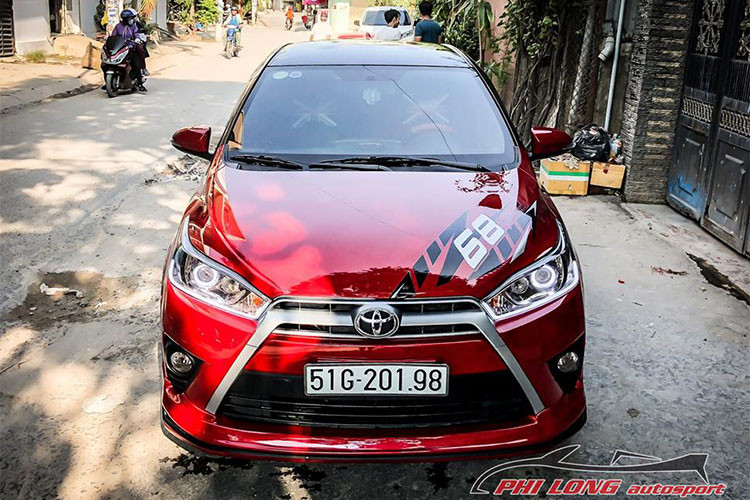 Phiên bản Yaris 1.5G 2016 tại thị trường Việt Nam hiện có giá bán 689 triệu đồng, trong khi bản 1.5E có giá 636 triệu đồng. Được biết, những mẫu xe Toyota Yaris phiên bản 2018 nhập khẩu chính hãng mới đây cũng đã có mặt tại Toyota Việt Nam và đang chờ ngày ra mắt.