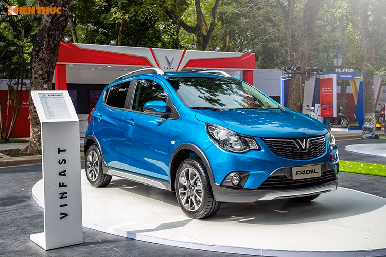 VinFast có 3 mẫu xe sẽ ra mắt khách hàng trong năm 2019, trong đó được mong chờ nhất là mẫu xe hạng A VinFast Fadil. Xe được mua bản quyển của GM toàn cầu, sử dụng chung khung gầm với Chevrolet Spark và thiết kế giống với Opel Karl Rocks.