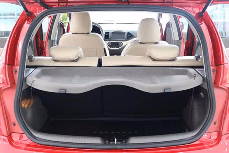 Kia Morning thế hệ cũ tại Việt Nam vẫn dùng động cơ 4 xy-lanh, Kappa 1.25L, cho công suất 86 mã lực tại 6.000 vòng/phút và mô-men xoắn 120 Nm tại 4.000 vòng/phút. 