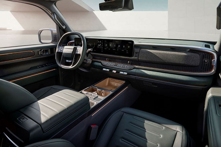 Dù gây ấn tượng mạnh về thiết kế nhưng mẫu xe bán tải Tasman Weekender phiên bản này không hé lộ bất kỳ thông tin nào về nội thất và hệ truyền động.