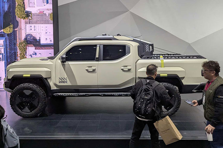 Mẫu xe bán tải Kia Tasman Weekender 2026 bản off-road này mang một diện mạo hoàn toàn khác biệt so với bản tiêu chuẩn nhờ hàng loạt tinh chỉnh về thiết kế ngoại thất.