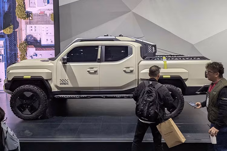 Mẫu xe bán tải Kia Tasman Weekender 2026 bản off-road này mang một diện mạo hoàn toàn khác biệt so với bản tiêu chuẩn nhờ hàng loạt tinh chỉnh về thiết kế ngoại thất.