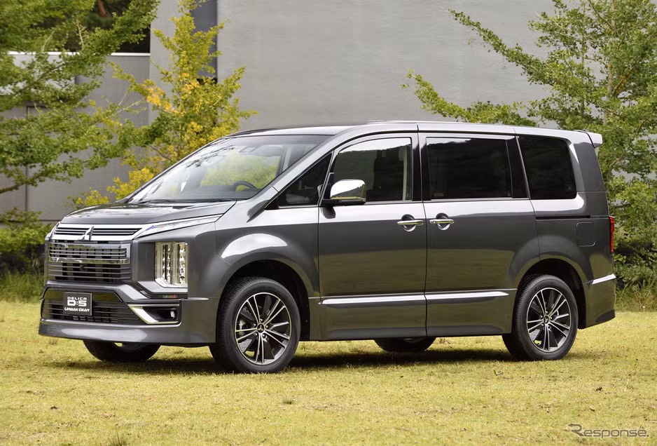 Đáng tiếc là mẫu xe MPV này chủ yếu nhắm đến thị trường nội địa Nhật Bản. Ngoài ra, xe còn được bán cả ở thị trường Indonesia và Đài Loan. Tại thị trường Nhật Bản, giá xe Mitsubishi D:5 Delica 2019 dao động từ 4.155.370 - 4.638.570 Yên (khoảng 859,6 - 959,6 triệu đồng).