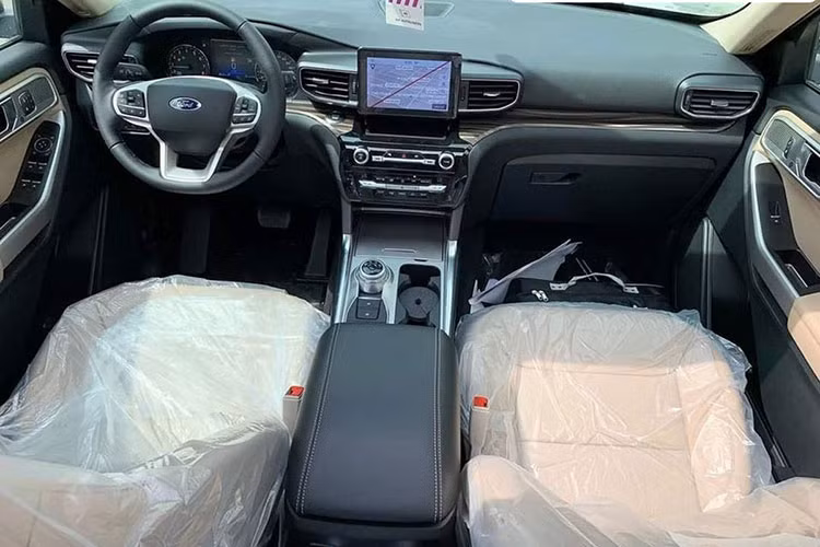 Ford Explorer 2021 chinh hang cap cang Viet Nam, cho ngay ra mat-Hinh-3