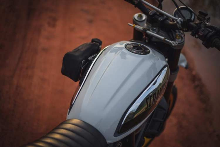 Thoạt nhìn, bản nâng cấp từ Ducati Scrambler Desert Sled không thay đổi quá nhiều về kết cấu của chiếc xe nguyên bản. Chiếc xe được thêm vào một vài thay đổi nhằm hỗ trợ người điều khiển xe trên các cung đường dài khắc nhiệt nhưng cũng gọn gàng và cá tính hơn.