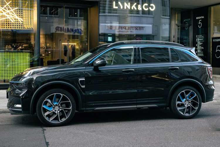 Hiện thông tin về cấu hình, động cơ cũng như giá bán các dòng xe Lynk &amp; Co tại Việt Nam chưa được nhà phân phối tiết lộ. Song, dải sản phẩm của Lynk &amp; Co hứa hẹn sẽ chinh phục tệp khách hàng trẻ nhờ phong cách thời thượng, hướng tới tương lai thông qua công nghệ thông minh.