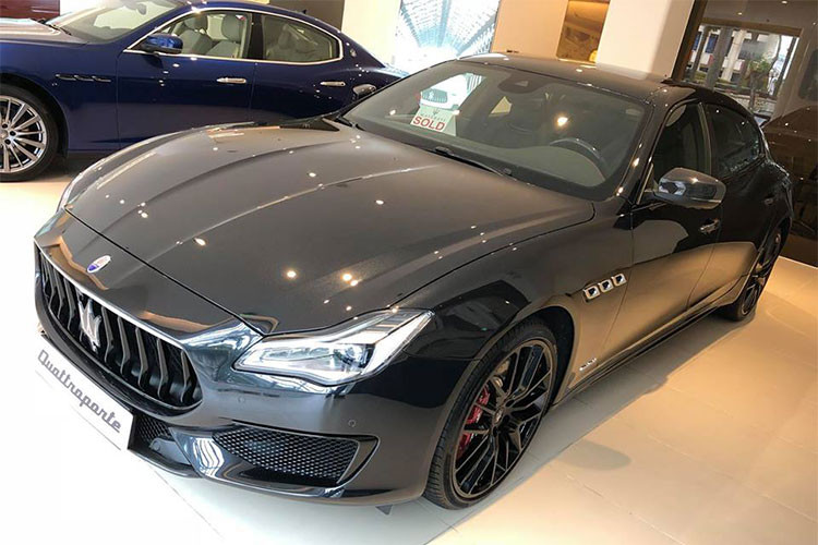 Thương hiệu xe sang Maserati tại Việt Nam mới đưa về nước chiếc sedan Quattroporte GTS Gransport phiên bản cực hiếm Nerissimo Edition theo đơn đặt hàng của khách hàng. Maserati Quattroporte GTS Gransport Nerissimo Edition được trình làng lần đầu tiên tại triển lãm Geneva 2018 diễn ra vào tháng 3 năm nay.