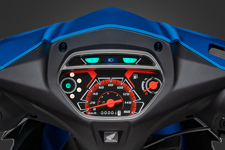 Để đáp ứng thị hiếu người tiêu dùng cũng như chuẩn bị cho Tết Nguyên Đán, Honda Việt Nam vừa tiến hành nâng cấp Honda Blade về ngoại hình. Tem xe của Honda Blade phiên bản mới có đường nét và hình khối thể hiện cá tính riêng cho từng phiên bản.