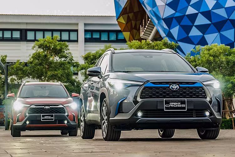 Doanh so Toyota Corolla Cross but toc, cho Kia Seltos 