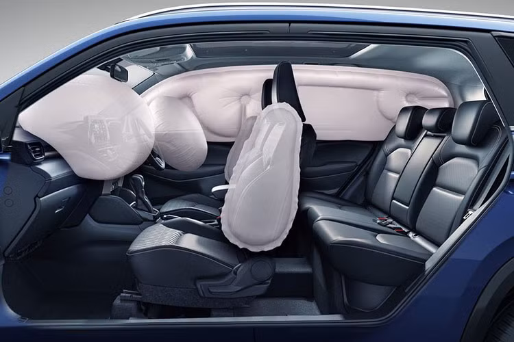 Đặc biệt, hệ truyền động Smart Hybrid của Suzuki Grand Vitara 2022 có thể kết hợp với công nghệ dẫn động 1 cầu hoặc 2 cầu All-Grip AWD. Ở phiên bản All-Grip AWD, xe có 4 chế độ lái là Auto, Sport, Snow và Lock, chọn qua núm xoay trên cụm điều khiển trung tâm.