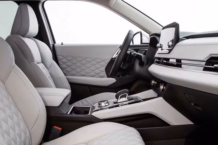 Cụ thể, trong quý II năm 2021, Mitsubishi đã bán được tổng cộng 25.146 xe cho người Mỹ, tăng 106% so với cùng kỳ năm ngoái. Trong khi đó, doanh số 6 tháng đầu năm của thương hiệu này tăng 12% lên 53.377 xe.