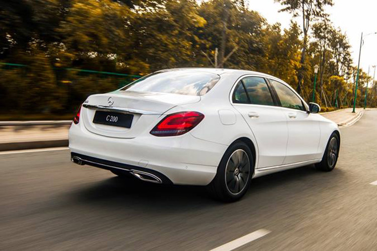 Mẫu xe sang Mercedes-Benz C-Class là quân bài chiến lược, đóng góp lớn vào doanh số của Mercedes-Benz trong thời gian qua. Theo hãng ôtô Đức cho hay, doanh số của C-Class trong năm 2018 là hơn 1.200 xe, trong tổng số 6.269 xe bán ra trong năm, chiếm khoảng 20%.