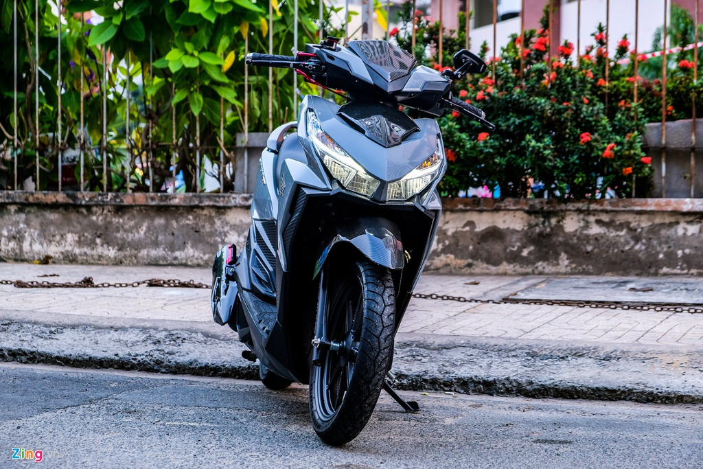 Một biker tại TP.HCM đã chi hơn 100 triệu đồng để nâng cấp dàn đồ chơi cho chiếc Honda Vario 150 đời 2017.