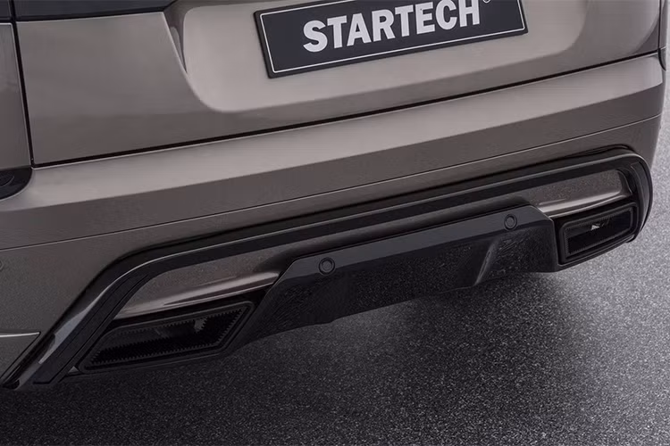 Mặc dù bổ sung thêm nhiều chi tiết khiến khoảng sáng gầm xe hạ thấp xuống, nhưng tổng thể vẫn hòa hợp với hệ thống treo khí nén có sẵn trên Velar, và chiếc xe Range Rover Vela Startech vẫn có thể thoải mái di chuyển bình thường trong khi đã hạ gầm tối đa 30 mm.