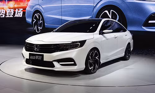 Hiện giá xe Honda Envix 2019 tại thị trường Trung Quốc vẫn chưa được công bố. Trong khi đó, Honda Crider 2019 có giá khởi điểm chỉ 99.800 Nhân dân tệ (khoảng 345 triệu đồng). Theo kế hoạch, Honda Envix 2019 sẽ bắt đầu được bán cho khách vào ngày 10/4 tới đây.