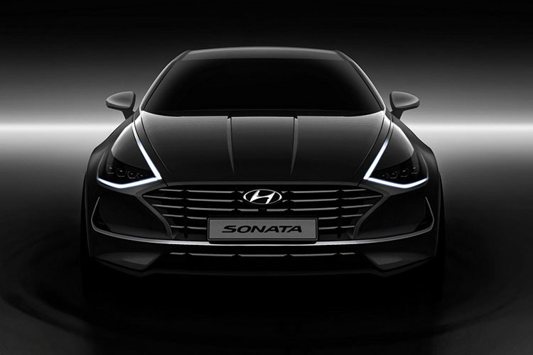 Hyundai Sonata đã bị ngừng nhập khẩu và phân phối chính hãng tại thị trường Việt Nam vào đầu năm 2018. Chưa rõ mức giá xe Hyundai Sonata 2020 ra sao, xe có về Việt Nam trong tương lai để cạnh tranh với Toyota Camry, Honda Accord và Mazda6 hay không.