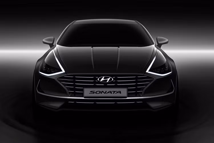 Hyundai Sonata đã bị ngừng nhập khẩu và phân phối chính hãng tại thị trường Việt Nam vào đầu năm 2018. Chưa rõ mức giá xe Hyundai Sonata 2020 ra sao, xe có về Việt Nam trong tương lai để cạnh tranh với Toyota Camry, Honda Accord và Mazda6 hay không.