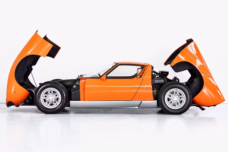 Vậy điều gì đã xảy ra tới chiếc xe nguyên bản vốn rất nổi tiếng này. Chỉ một vài năm sau khi bộ phim phát hành, khi các nhà sưu tập biết được rằng chiếc xe được sử dụng trong phim đã không phải là chiếc bị phá hủy trong cảnh quay tai nạn, một cuộc săn lùng đã bắt đầu nổ ra.