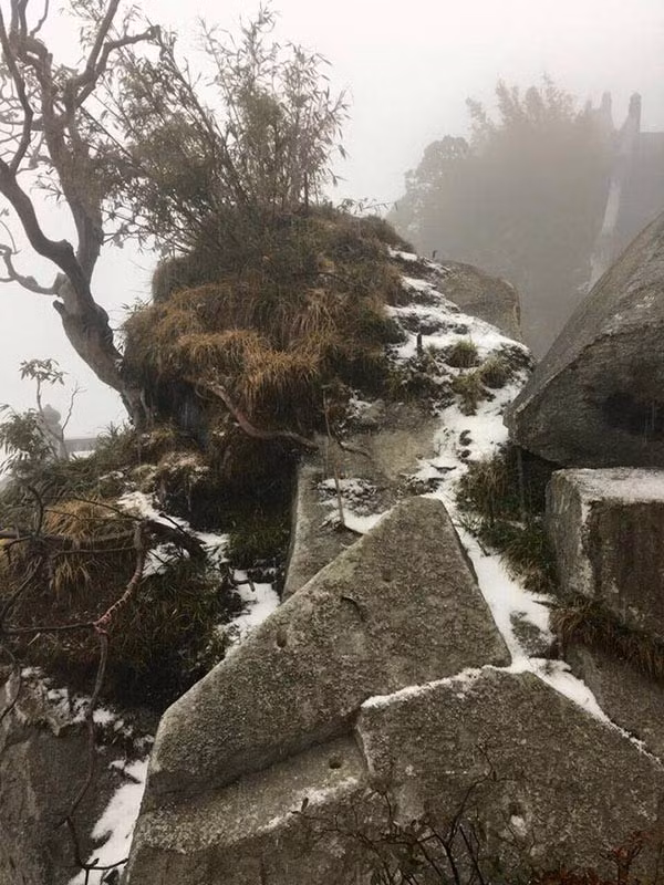 Sa Pa: Mua da roi phu trang dinh Fanxipan