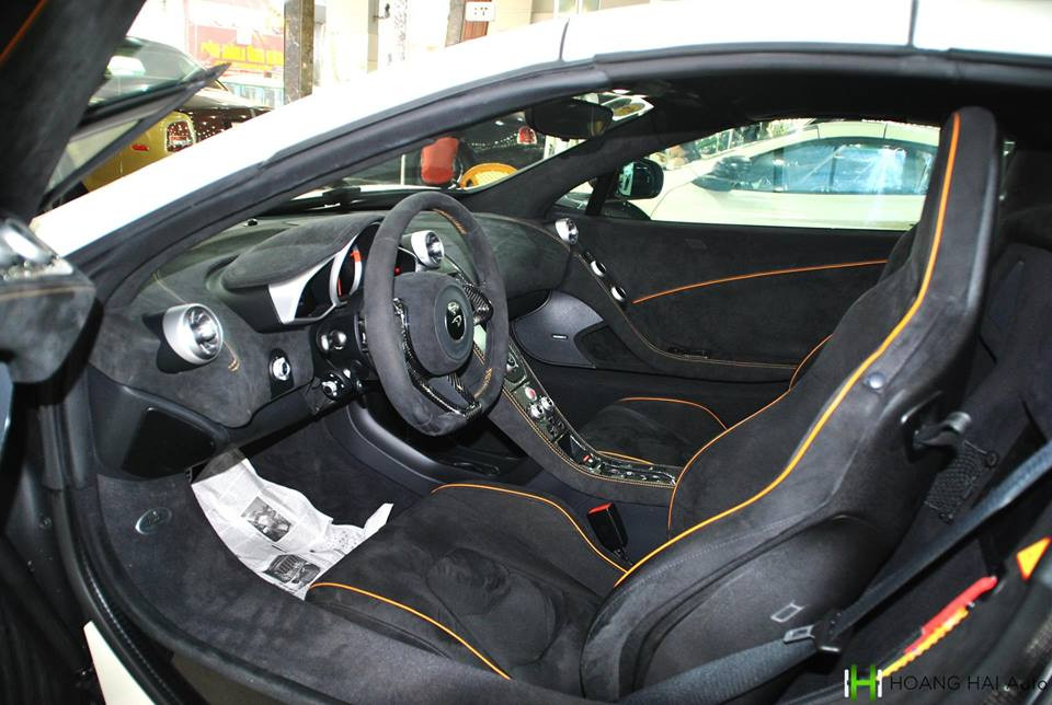 Ngoài hệ thống giải trí đa phương tiện hiện đại nhất được MacLaren trang bị, dàn âm thanh Meridian "hàng hiệu" cũng hứa hẹn sẽ mang đến những giây phút giải trí đầy hứng khởi cho người lái trên mọi cung đường.