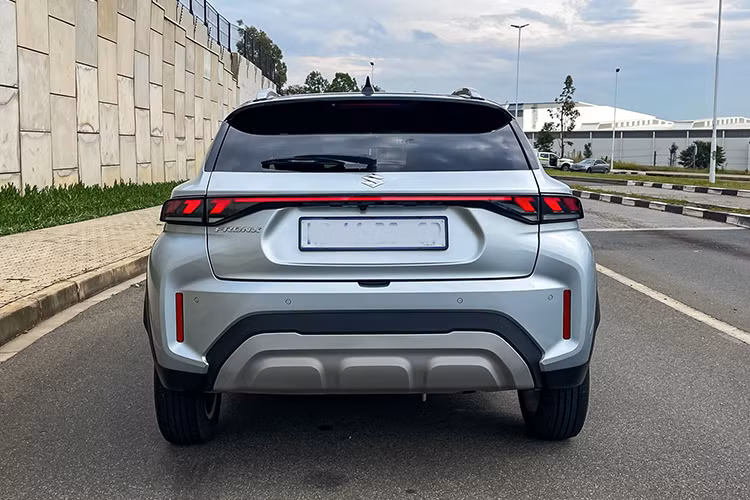 Với xu hướng hybrid hóa trong danh mục sản phẩm gần đây của Suzuki Việt Nam, không loại trừ khả năng Suzuki Fronx về Việt Nam sẽ dùng động cơ mild-hybrid – đây sẽ là lợi thế cạnh tranh mạnh mẽ so với các mẫu xe truyền thống trong cùng phân khúc.