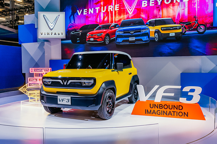Hai ghế sau của xe có thể gập phẳng để tạo ra tổng dung tích chứa hàng lên tới 550L, ngang ngửa với một chiếc hatchback cỡ nhỏ bốn cửa. Tuy nhiên, VinFast không tiết lộ dung tích chứa hàng của VF3 khi tất cả bốn ghế được giữ nguyên, nhưng có thể đoán được nó khá nhỏ.