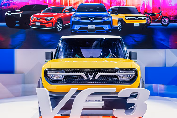 Nếu mứ giá dự đoán thành sự thật, VF3 sẽ trở thành mẫu xe điện mới rẻ nhất tại Mỹ. Điều này có nghĩa là việc sở hữu một chiếc xe chạy bằng điện sẽ trở nên dễ dàng hơn đối với nhiều người, những người không thể chi trả cho những lựa chọn đắt đỏ hơn.