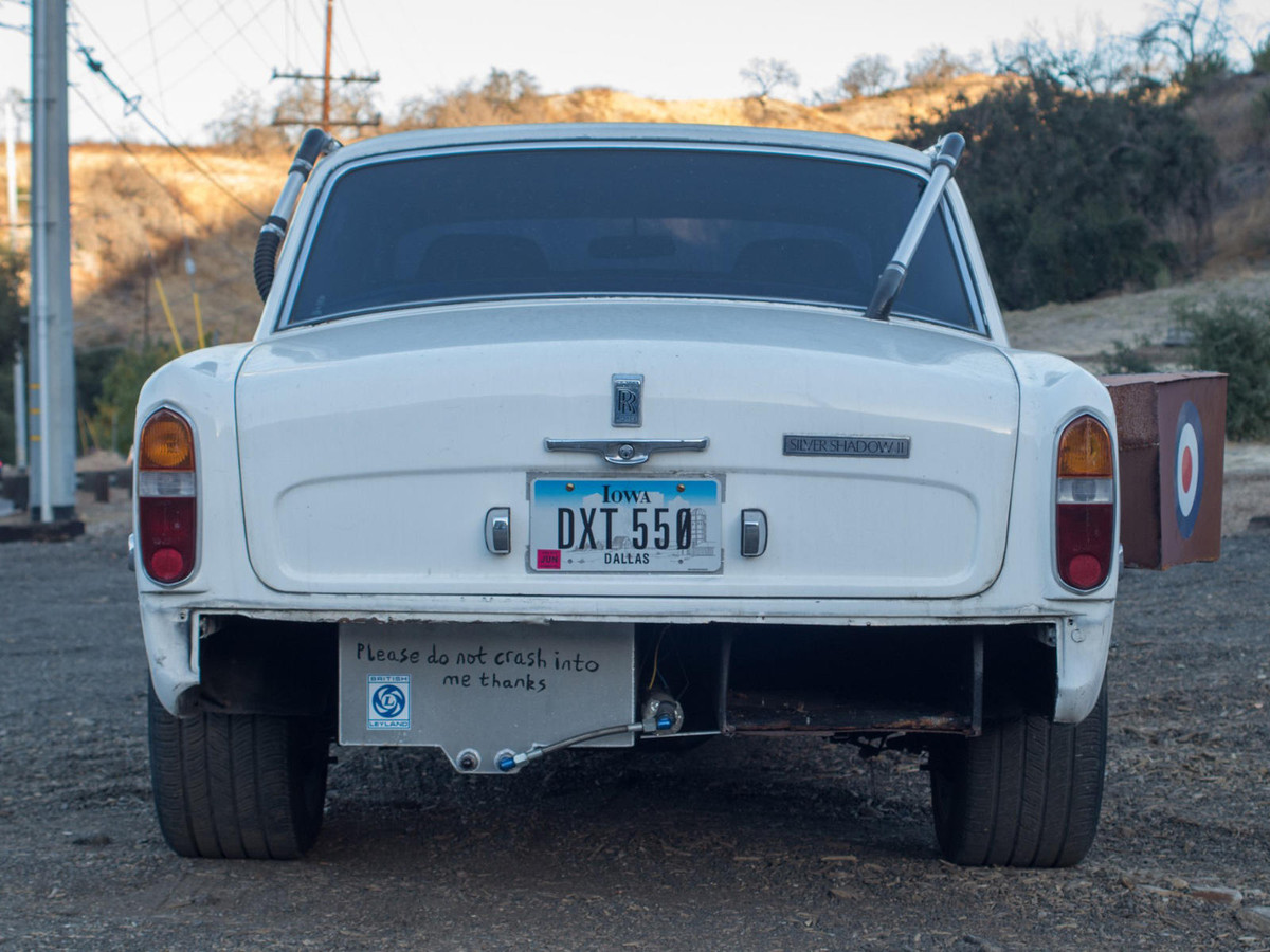 Gần như chiếc xe Rolls-Royce phiên bản "phim kinh dị" này không còn chút nào vẻ sang trọng và thậm chí còn khiến nhiều người thấy khó chịu.