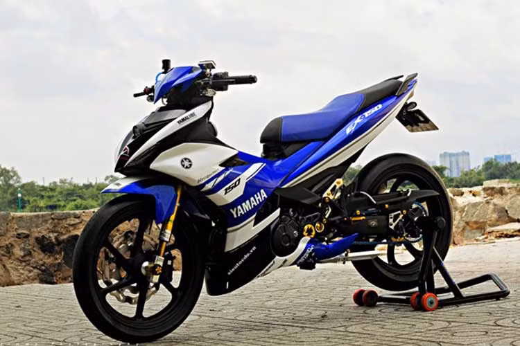 Trong buổi ra mắt mẫu Exciter 150 vào năm 2014, chiếc Exciter 150 được độ theo phong cách YZR M1 Editon cũng đã cuát hiện. Theo một số nguồn tin, nó có giá khoảng 70.000 USD (tương đương 1,5 tỷ đồng).