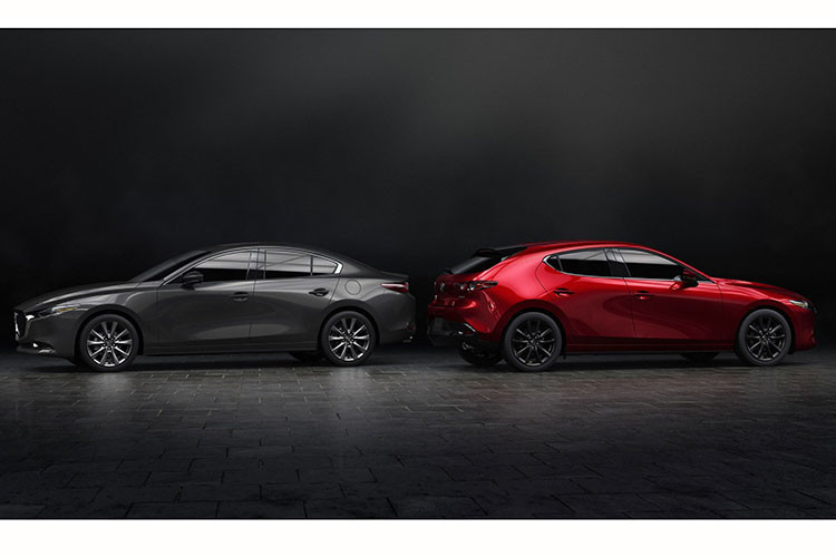 Tại Việt Nam, mẫu xe Mazda3 2020 mới đã được ra mắt vào ngày 4/11/2019. Xe sẽ được phân phối với 10 phiên bản chia đều cho 2 kiểu dáng xe: sedan và hatchback.