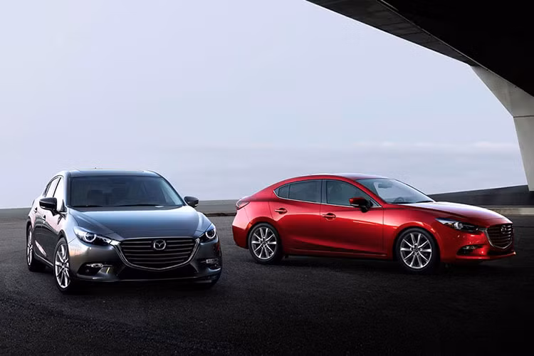 Mức giá xe Mazda3 2020 khởi điểm từ 719 triệu cho tới 939 triệu đồng, tăng tới 189 triệu đồng so với thế hệ cũ ở phiên bản cao cấp nhất.