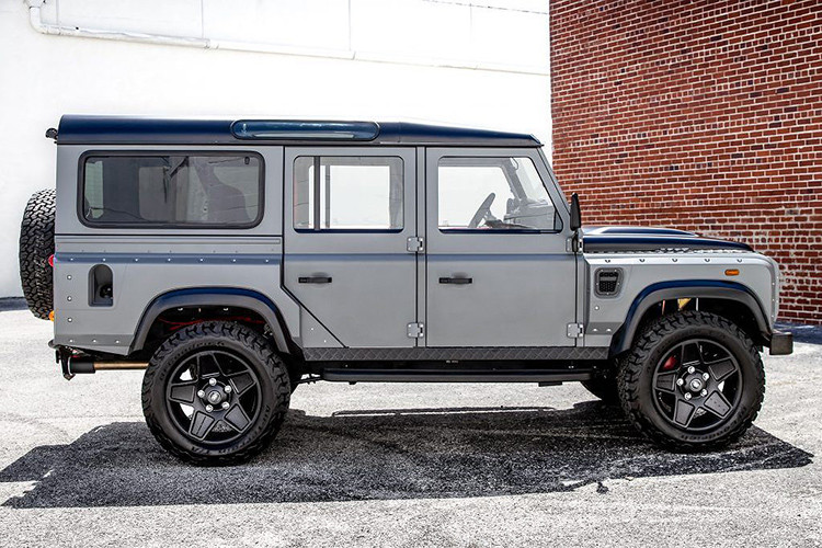Mới đây, ECD đã hoàn thành một chiếc Land Rover Defender 110, được đặt tên là Project Soho. Mang tên gọi của một khu ăn chơi nổi tiếng nằm phía Tây London - Anh Quốc. Trong đó, 2 đặc điểm nổi bật nhất của Project Soho đó là hệ động lực mạnh mẽ và nội thất không chỉ sang trọng, mà còn ấn tượng như các siêu xe tới từ Ý và được tích hợp đầy đủ các trang bị tiện nghi như một chiếc SUV hiện đại.
