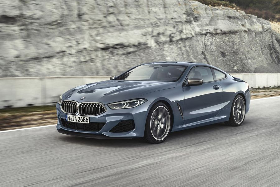 Là phiên bản nằm ngay dưới M850i hàng đầu, BMW 840i 2020 mới sử dụng động cơ tăng áp 3.0 lít 6 xi-lanh, sản sinh công suất 335 mã lực và mô-men xoắn cực đại 499Nm, đi kèm là hộp số tự động 8 cấp, có thể ghép nối với hệ dẫn động bốn bánh toàn thời gian (tùy chọn).