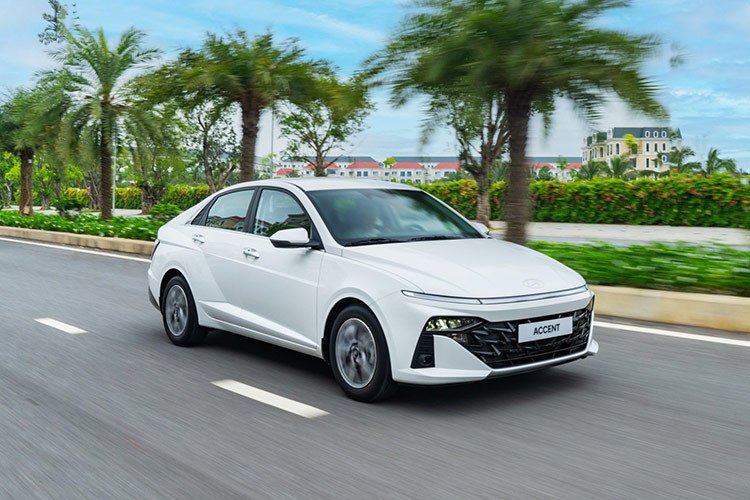 Người Việt đã mua 16.176 chiếc sedan trong 6 tháng đầu năm 2024. Nhu cầu mua xe đã giảm gần 30% so với cùng kỳ năm ngoái. Trừ Mazda2 tăng trưởng nhẹ, các mẫu xe còn lại trong phân khúc đều giảm doanh số so với lượng xe tiêu thụ 6 tháng đầu năm 2023.